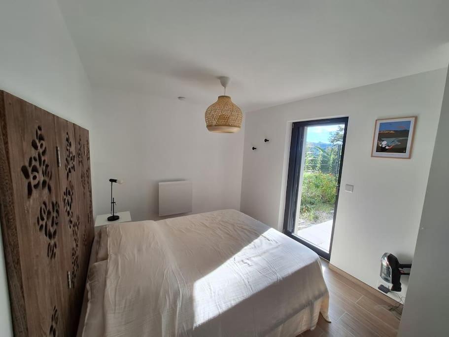 Logement Neuf A 2 Pas Du Lac La Bridoire Esterno foto