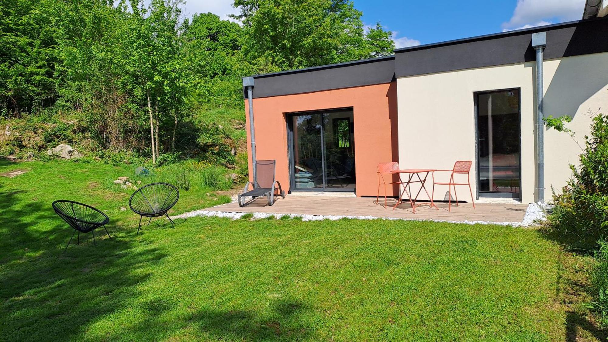 Logement Neuf A 2 Pas Du Lac La Bridoire Esterno foto